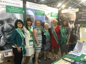 Catherine Wiley (2nd left) with workers and representatives of the CGA on the association’s stand in Philadelphia.